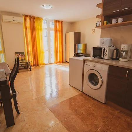 Lejlighed ~ Elit ~ Studio With A Pool In Sunny Beach